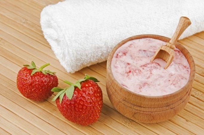 domowy peeling kokosowy do twarzy i ciała