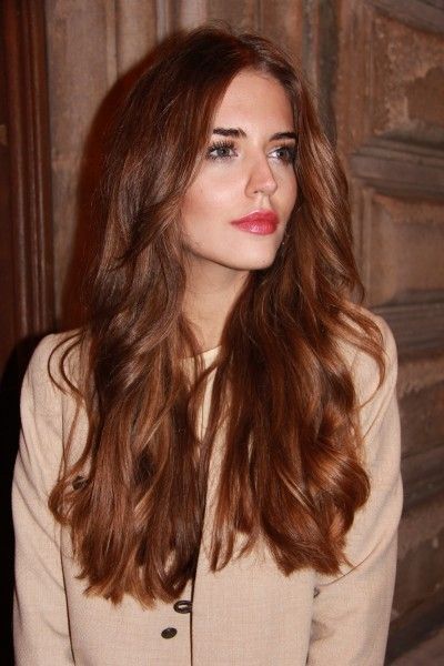 henna miedziana brunetka